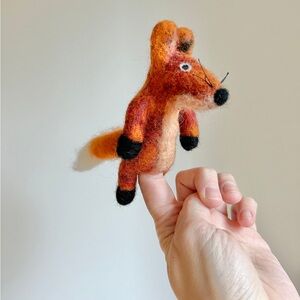 Handmade Fox Felt Wool Finger Puppet
Storytelling Toy Kids